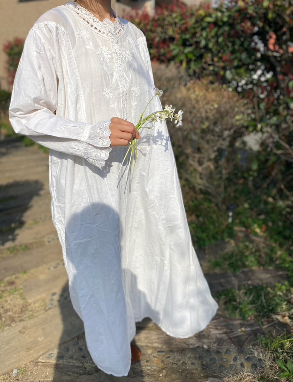 イギリスアンティークレースワンピースflower イギリスアンティークレースワンピースflower