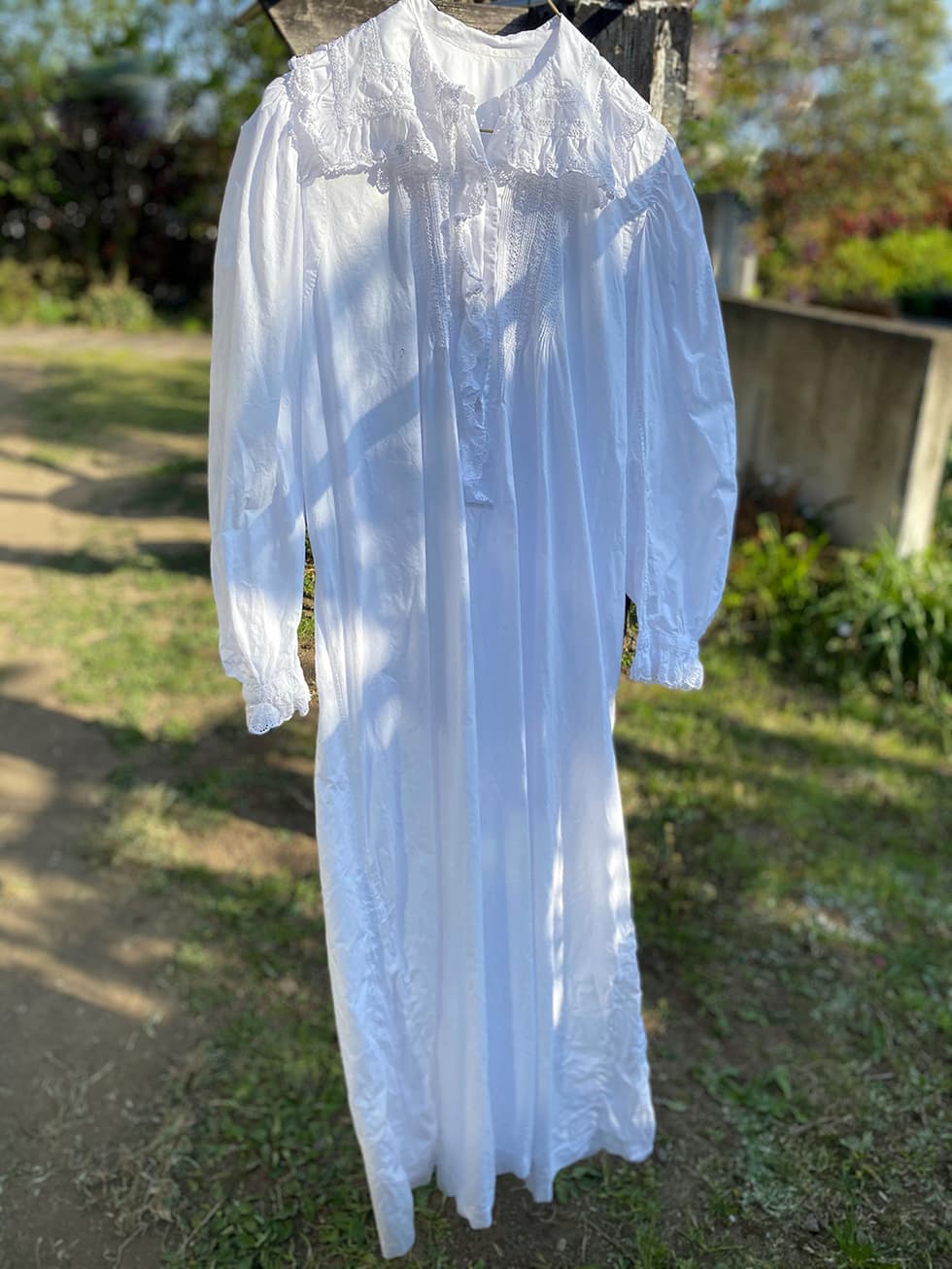 ラッフルカラーのアンティークレースワンピース アンティークナイトドレス