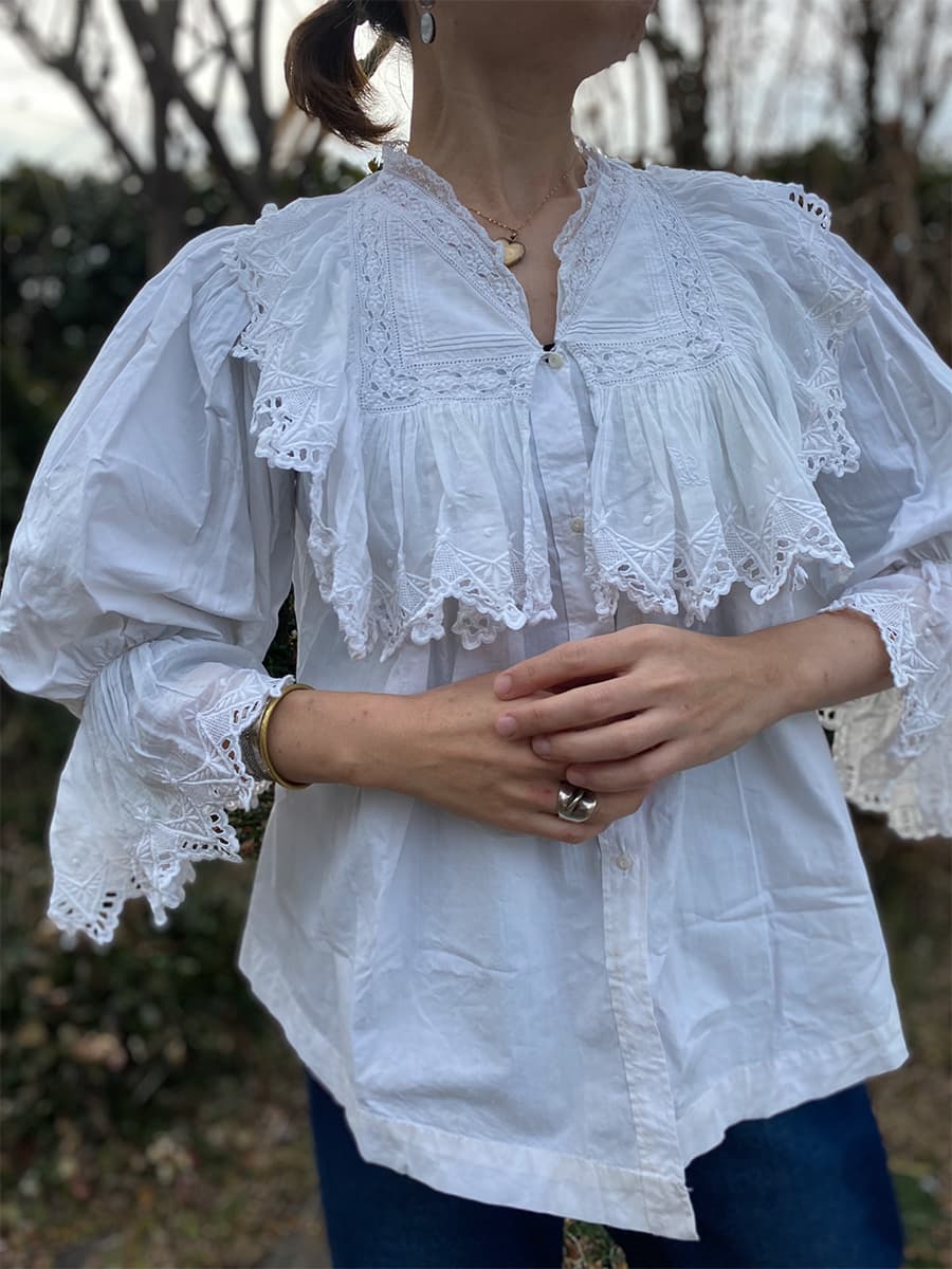 bolumelaceblouse